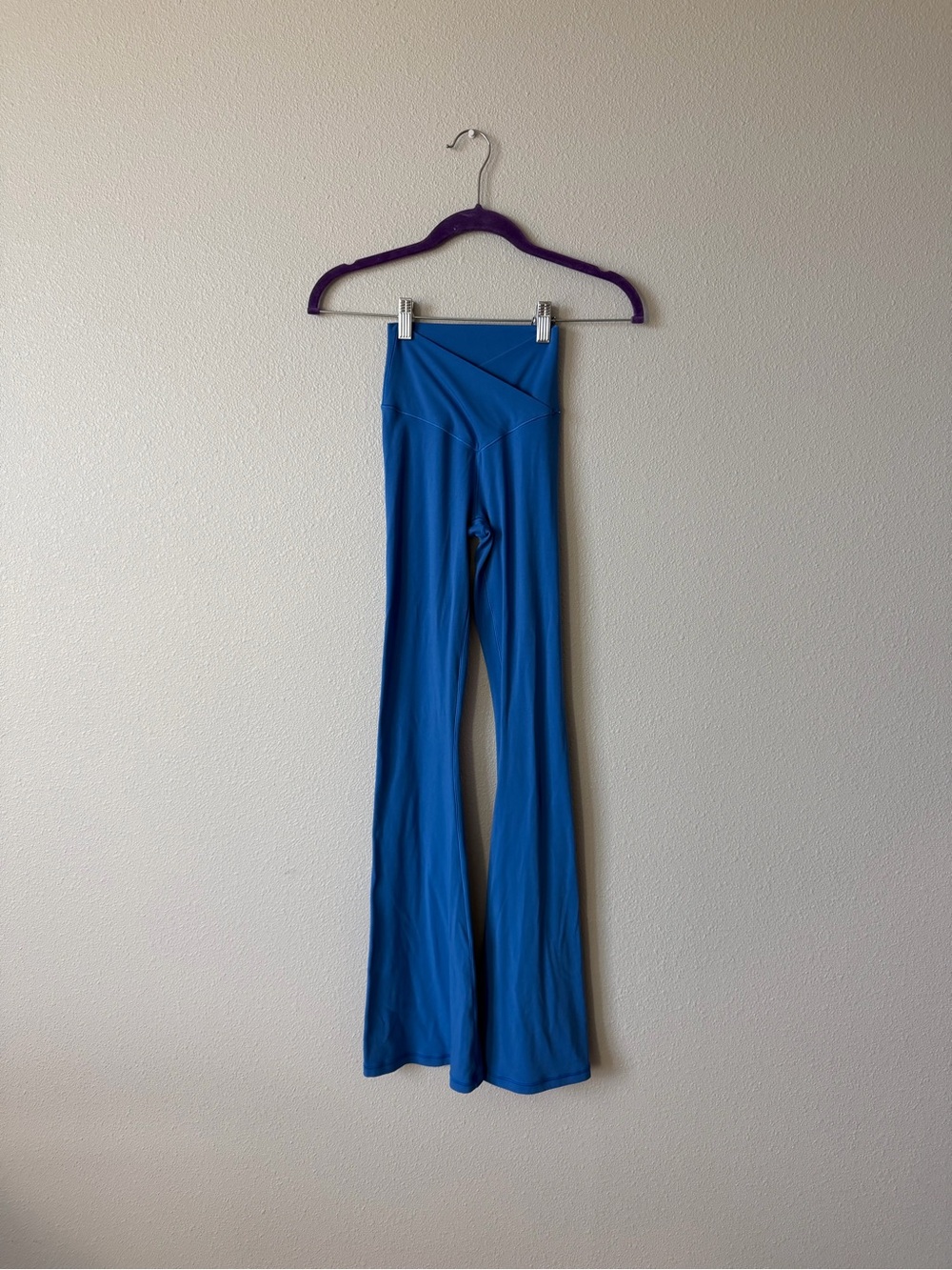 Offline by Aerie Real Me Crossover Flare Leggings 31" Inseam Blue Size XS